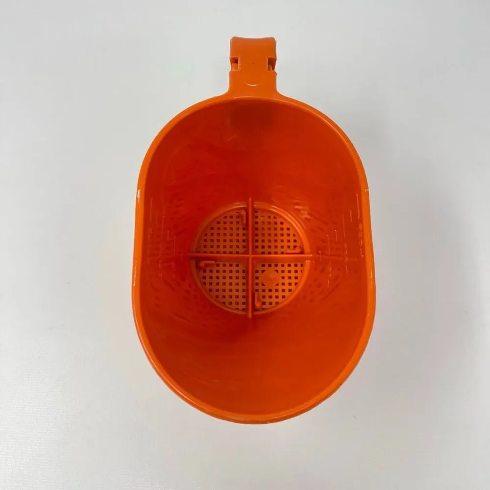 Rubbermaid Flour Sifter 3-Cup Orange Handle Built-In Screen Baking Tool Vintage